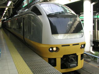 E653系電車黄色