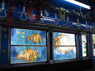 「はしる水族館」の窓