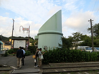 上総中野駅の巨大竹