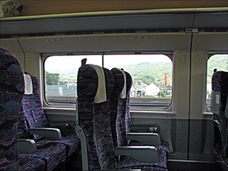 E2系1000番台電車の窓