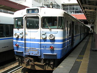 新新潟色115系電車