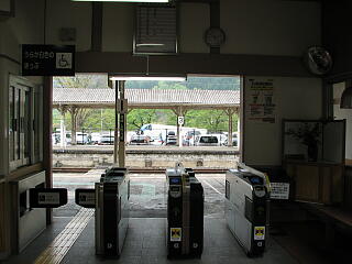 横川駅の改札口