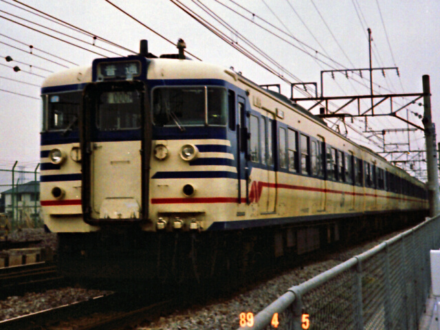 初代新潟色115系電車