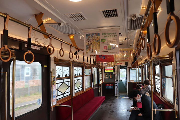 銚子電鉄2000形電車の車内