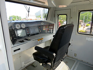 新幹線用軌道確認車GA-100の車内