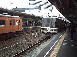 大阪環状線221系普通電車